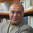 یوسف بهمن‌بیجاری واقف کتابخانه محله جاهدشهر است