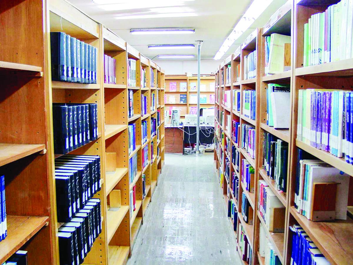 کتابخانه شهید رجایی؛ تنها در محله بلال
