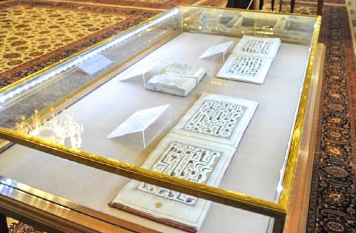 کهن‌ترین قرآن ترجمه‌شده جهان در مشهد