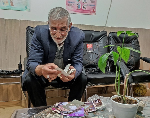 محمد ایستاده پای انقلاب