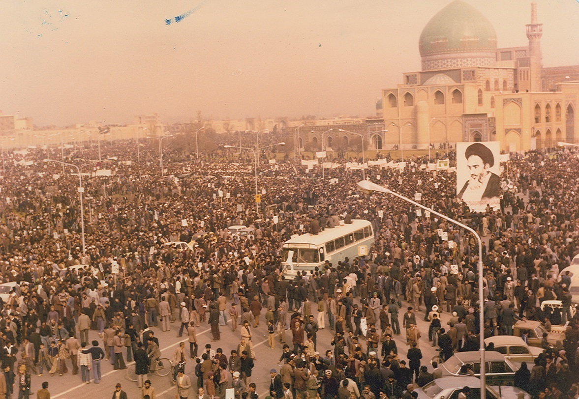 زمان خریدن برای شهید هاشمی‌نژاد با انداختن دوچرخه زیرپای ساواکی‌ها