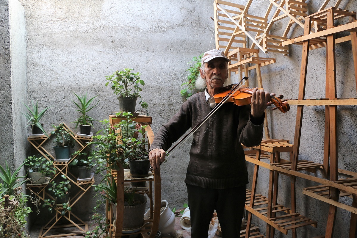 خانه کوچک اسحاق مرادی «تاج محل» اوست