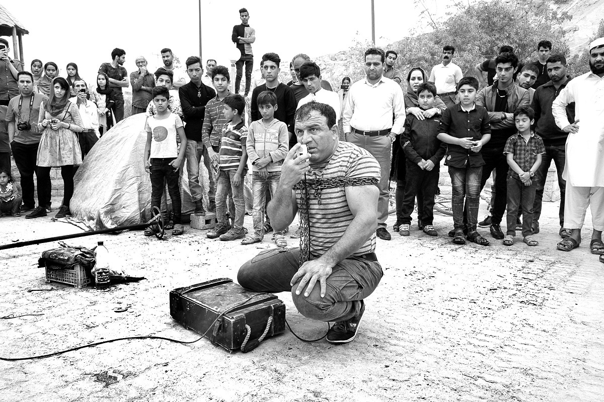 زنجیر پاره کردن پهلوان زنجیر پاره کردن پهلوان