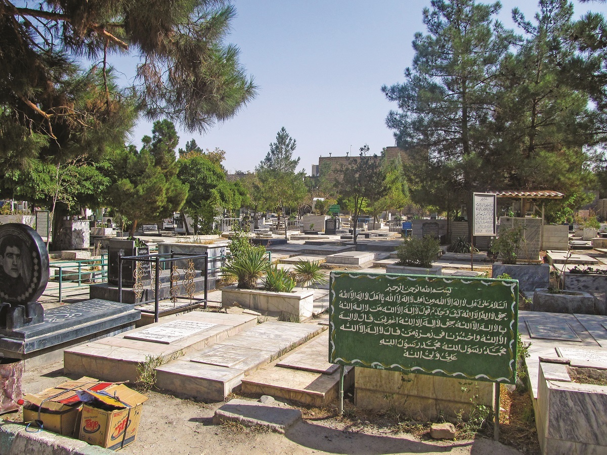 باغی که وقف آرامستان شد باغی که وقف آرامستان شد