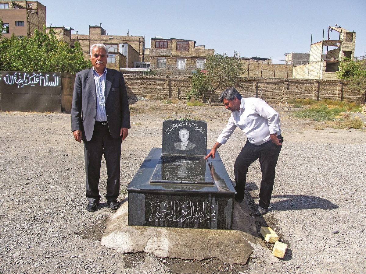 مرقد حاج هدایت حبیب الهی مرقد حاج هدایت حبیب الهی