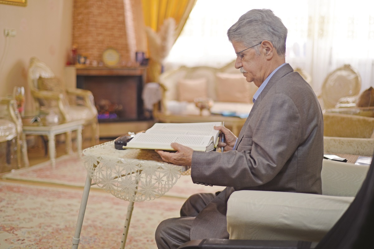 با محمدحسین تقویگیلانی که قلمش تاریخ و هویت شهرمان را ثبت کرده است با محمدحسین تقویگیلانی که قلمش تاریخ و هویت شهرمان را ثبت کرده است