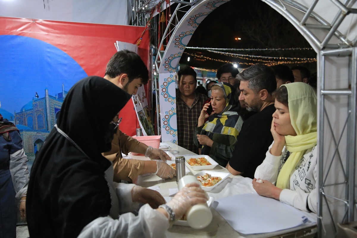 دورهمی همسایه‌های ایران در جشنواره غذای ملل مشهد