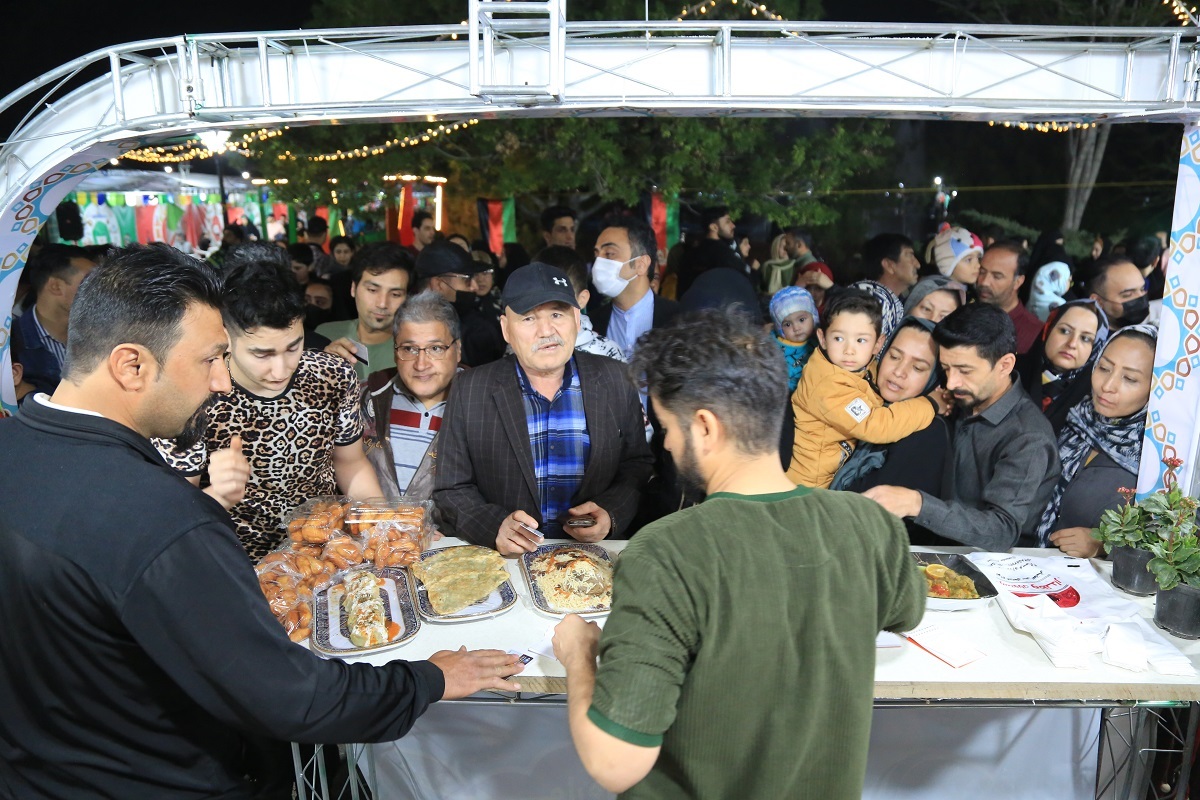 دورهمی همسایه‌ها در جشنواره غذای ملل و صنایع دستی