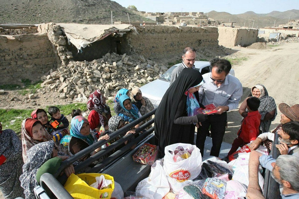 گروه مردمی «جهاد عاطفهها» کارش دستگیری از خانوادههای بی بضاعت است گروه مردمی «جهاد عاطفهها» کارش دستگیری از خانوادههای بی بضاعت است