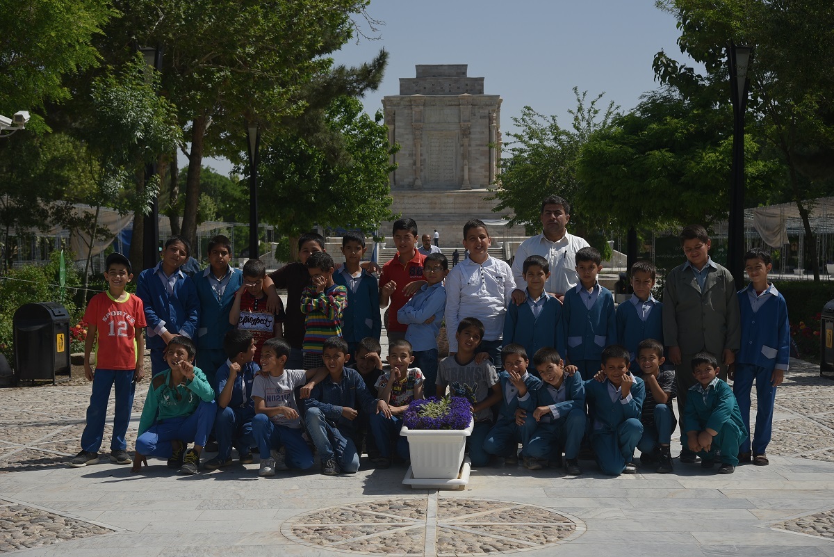 پسران شاهنامه خوان دبستان «شهادت» پسران شاهنامه خوان دبستان «شهادت»