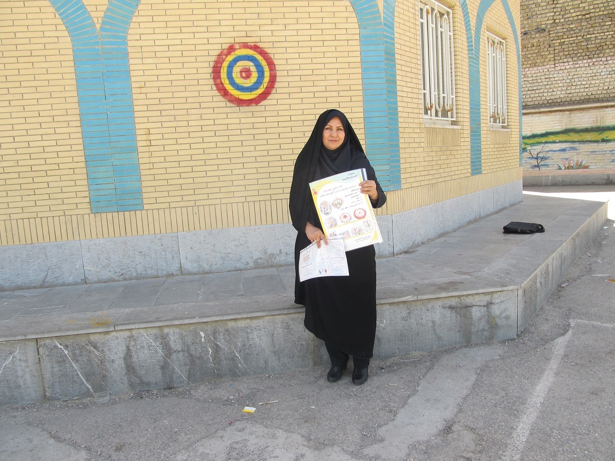 فاطمه مکرم، معلم ریاضی دبستان کرامت