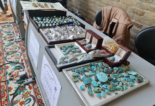 اجرای آیین حکاکی دعای شرفالشمس به روایت قلمزنان مجموعه تاریخی مصلی اجرای آیین حکاکی دعای شرفالشمس به روایت قلمزنان مجموعه تاریخی مصلی