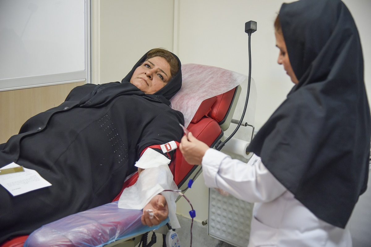 خدیجه باغبانی کارت طلایی اهدای خون دارد خدیجه باغبانی کارت طلایی اهدای خون دارد