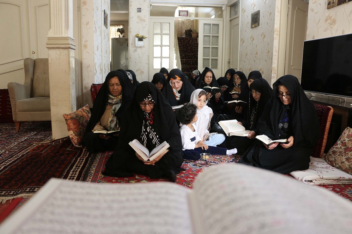 جلسه قرآن بانوان محله آزادشهر با ۳۷ سال قدمت، محفلی برای همدلی است