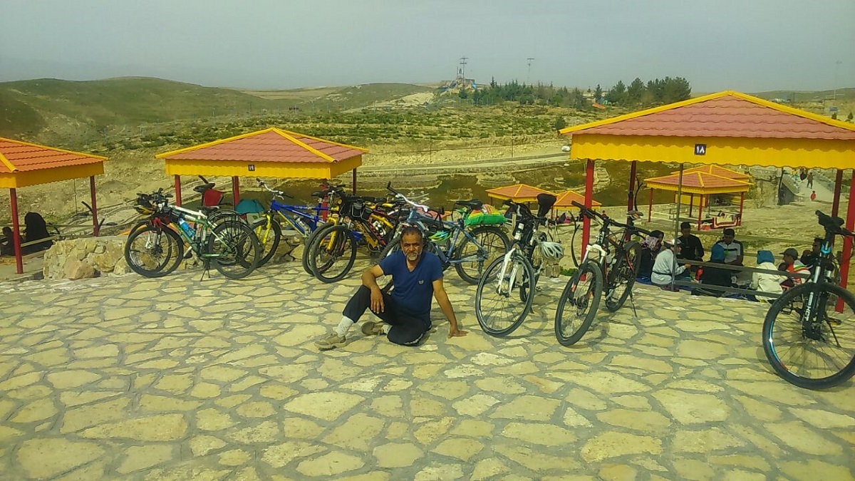 علی نصیری، جانباز محله چهاربرج با کوهنوردی عصا را کنار گذاشت علی نصیری، جانباز محله چهاربرج با کوهنوردی عصا را کنار گذاشت