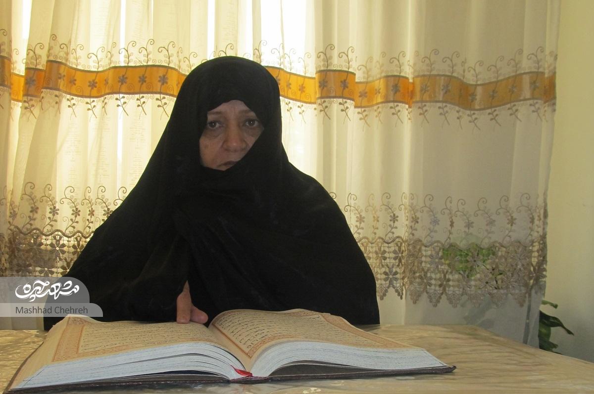 حاج خانم خسروی در طول بیش از بیست سال ۴۰۰ دست جهیزیه اهدا کرده است حاج خانم خسروی در طول بیش از بیست سال ۴۰۰ دست جهیزیه اهدا کرده است