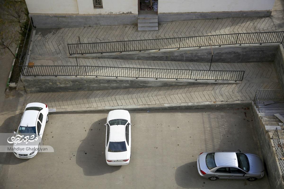 زندگی‌های متفاوت، همسایه‌های همدل