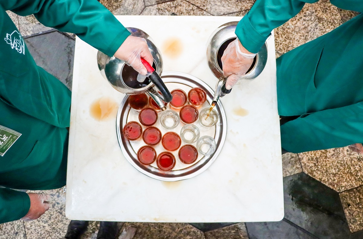 خادمان مشکل‌گشا