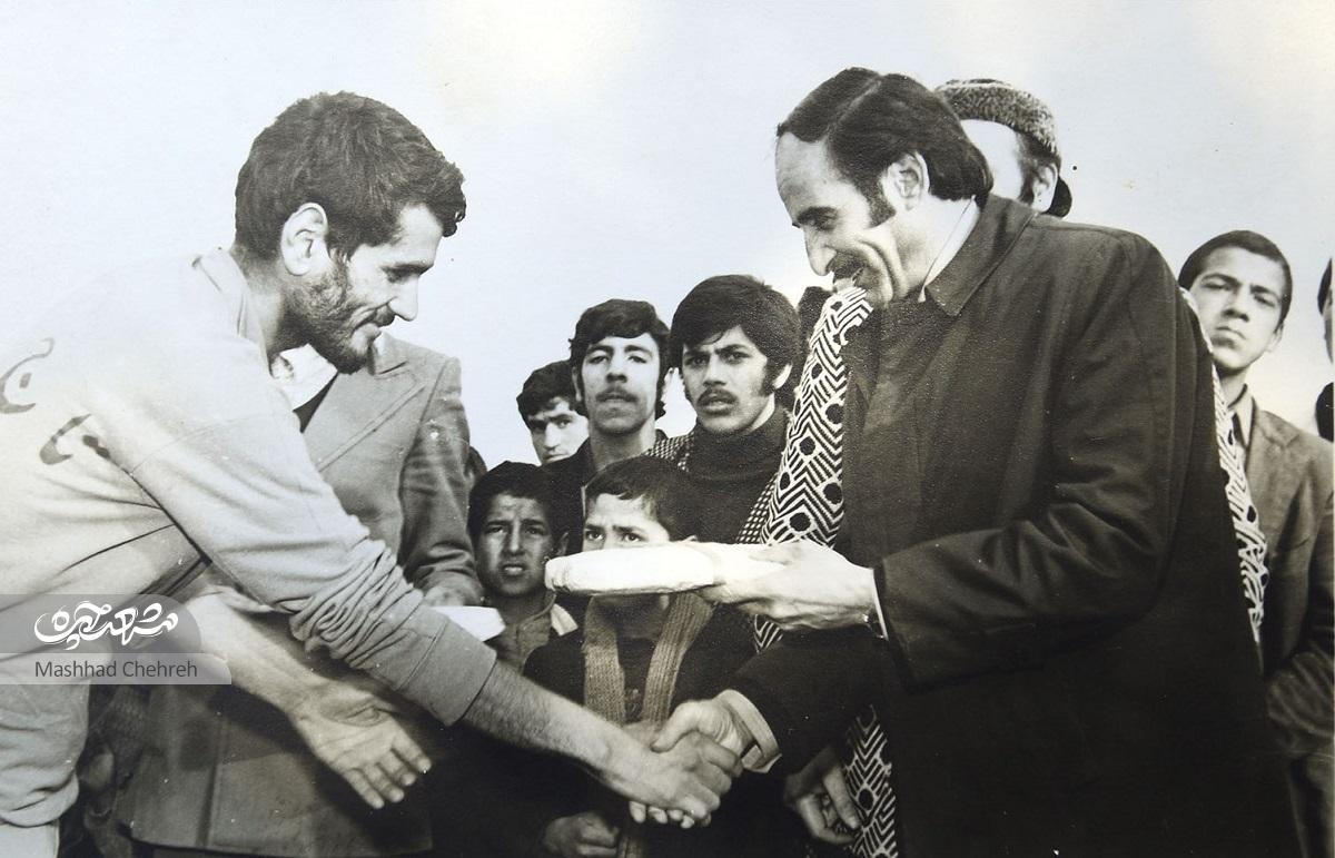 قهرمان دهه ۴۰ دوومیدانی استان در سن هفتاد سالگی همچنان می‌دود