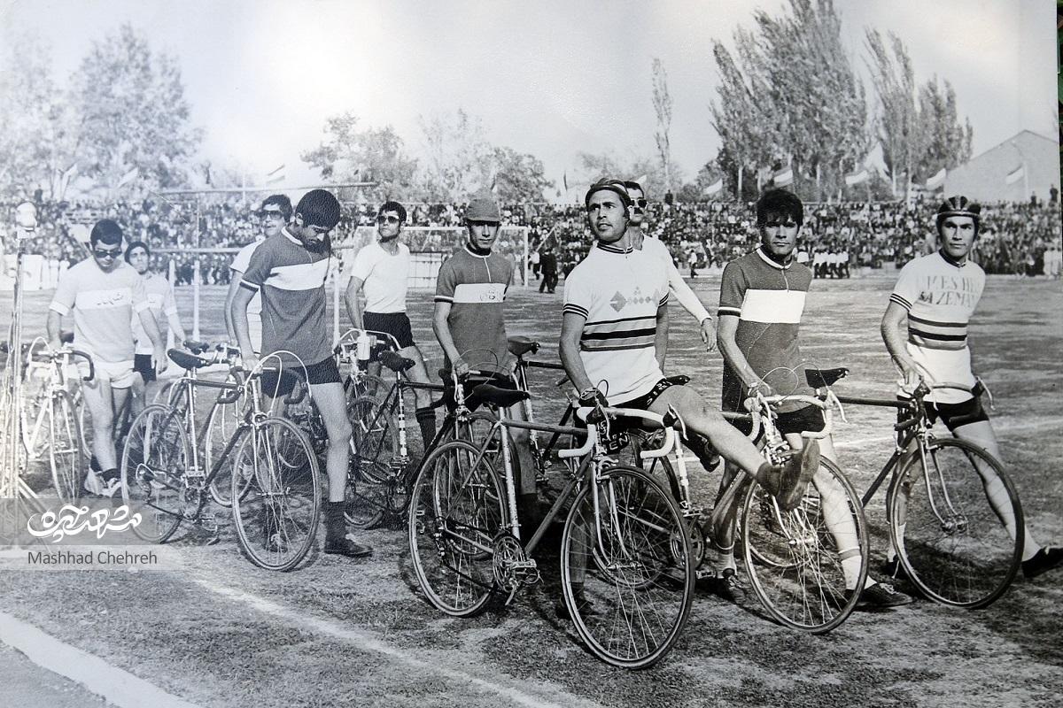 قهرمان دهه ۴۰ دوومیدانی استان در سن هفتاد سالگی همچنان می‌دود