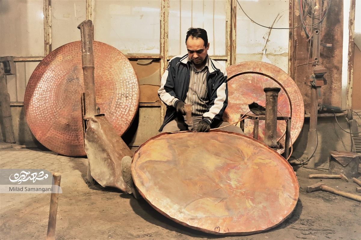 چکش، سندان و مسی که طلا می‌شود