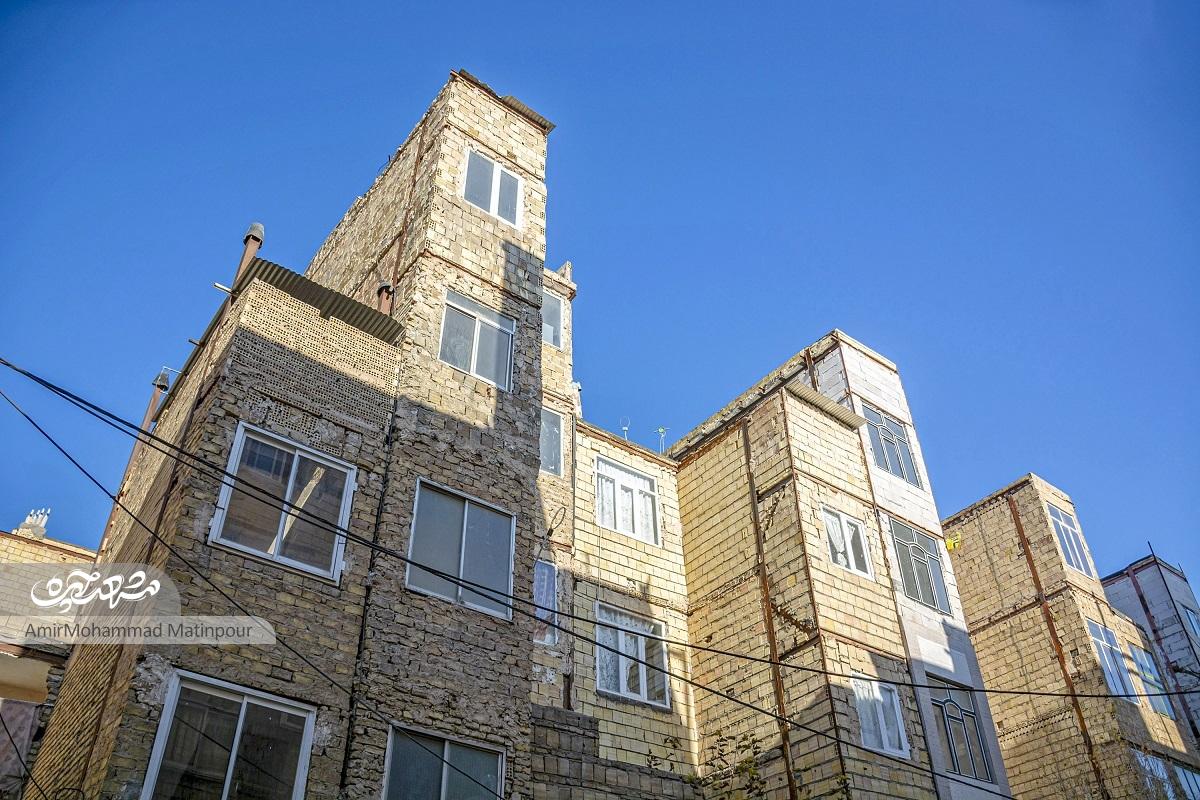 این خانهها از پایبست سست است! این خانهها از پایبست سست است!