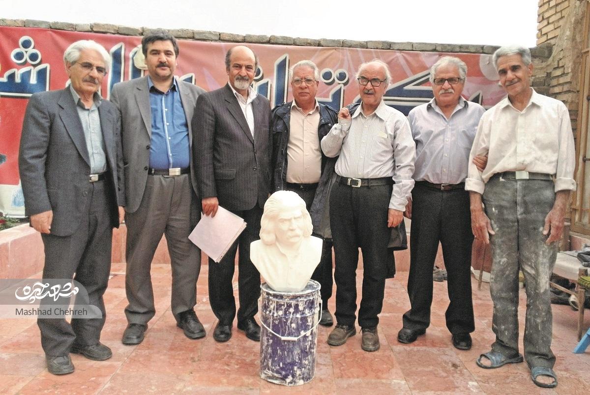 علی رجبیمقدم، متخلص به سالار، سردیس مشاهیر ایرانی را میسازد علی رجبیمقدم، متخلص به سالار، سردیس مشاهیر ایرانی را میسازد