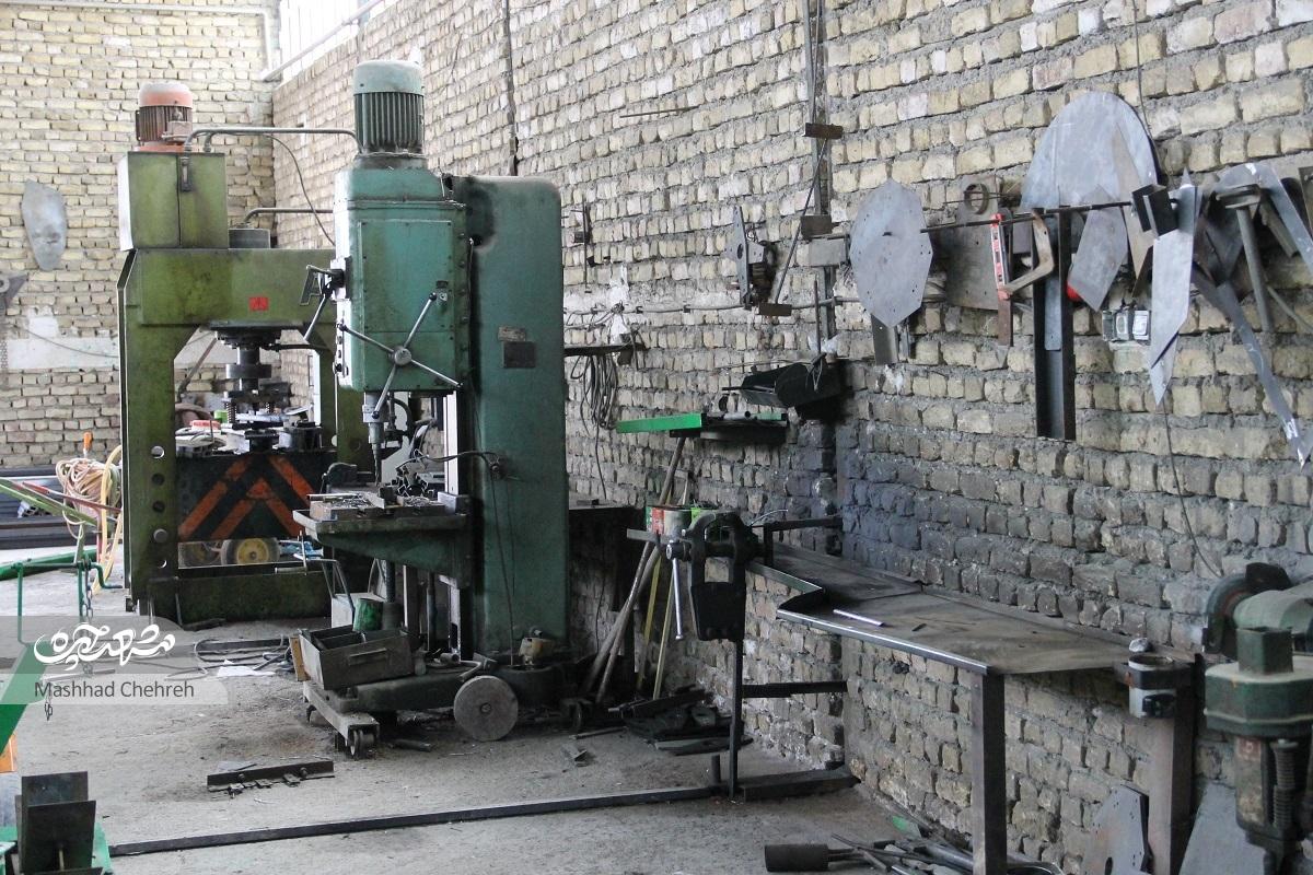 خانواده رضوی با کمترین امکانات، تجهیزات کشاورزی پیشرفته میسازند خانواده رضوی با کمترین امکانات، تجهیزات کشاورزی پیشرفته میسازند