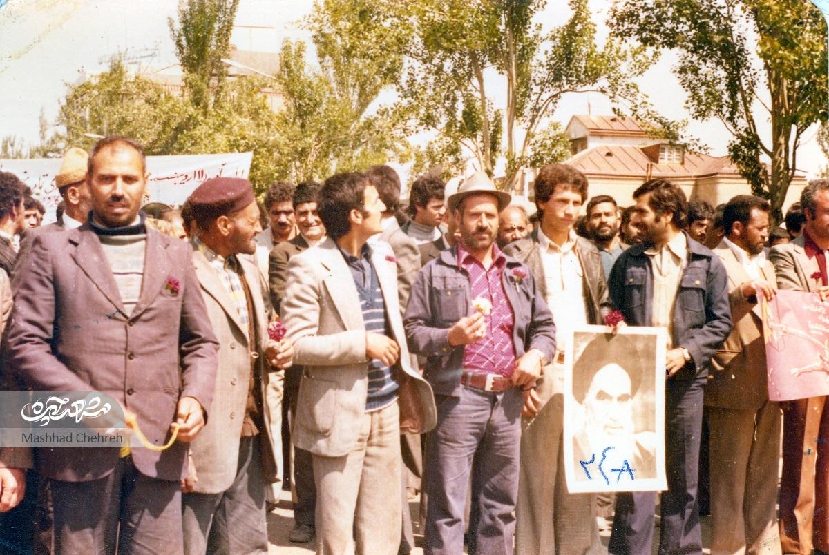 روایتی کوتاه از مشهد و آخرین روزهای بهمن ۱۳۵۷ روایتی کوتاه از مشهد و آخرین روزهای بهمن ۱۳۵۷