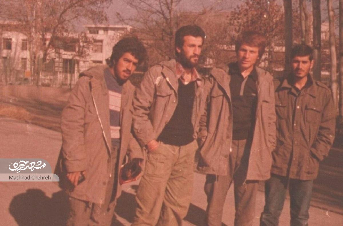 همرزم شهید کاوه، دو دهه است که در حرم خادمی میکند همرزم شهید کاوه، دو دهه است که در حرم خادمی میکند