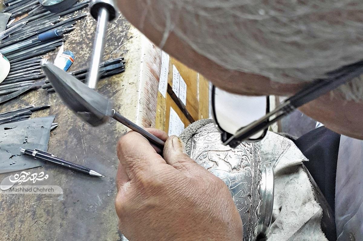 سید جعفر قوامیِ را به عنوان پدر قلمزنی مشهد میشناسند سید جعفر قوامیِ را به عنوان پدر قلمزنی مشهد میشناسند