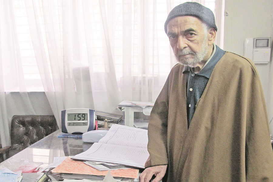 عشق به امـام رضـا(ع) محضردارم کرد عشق به امـام رضـا(ع) محضردارم کرد