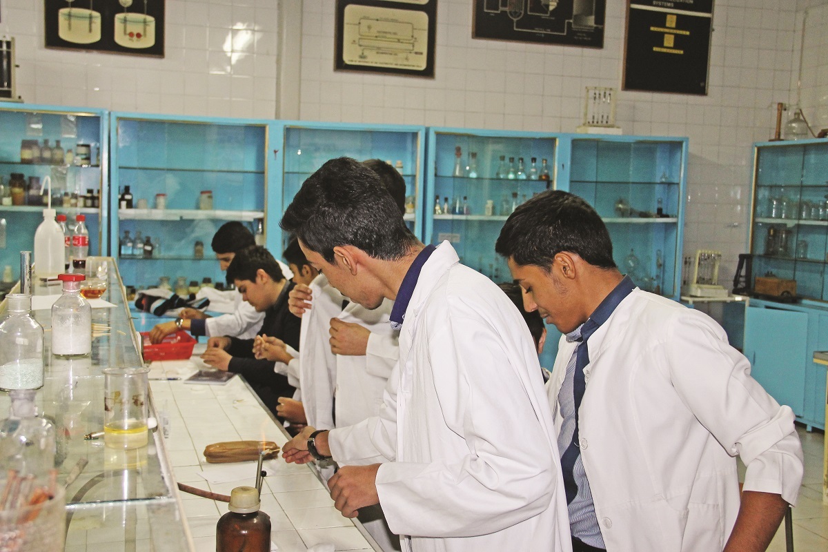 نیم‌قرن خاطره آزمایشگـاهی