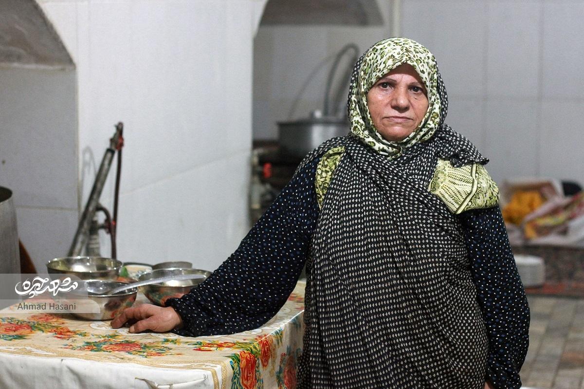 متولی «حسینیه پزندگان» سومین نسل از «چلویی‌های دربان» مشهد است