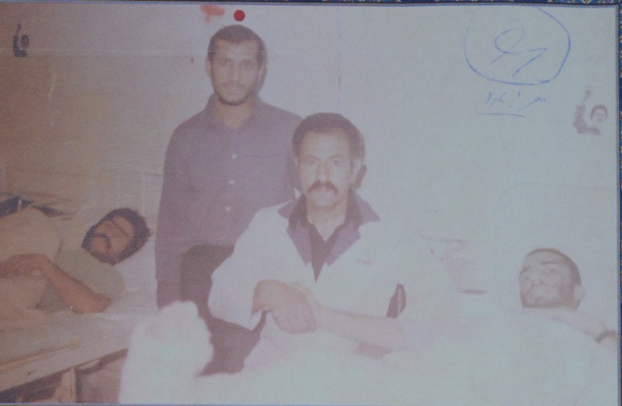 یک خانه، هفت دلاور