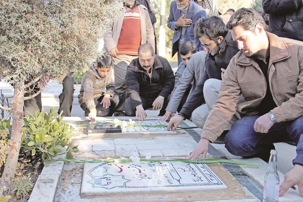 کاروان زیارت مزار شهدا در روز اربعین ۱۶ ساله شد