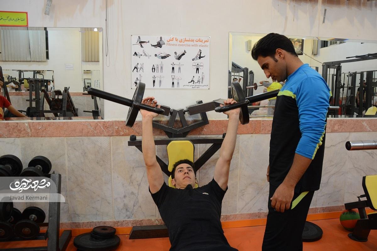 امین عصمتپناه، روش متفاوتی را در معلمی ورزش پیش گرفته است امین عصمتپناه، روش متفاوتی را در معلمی ورزش پیش گرفته است