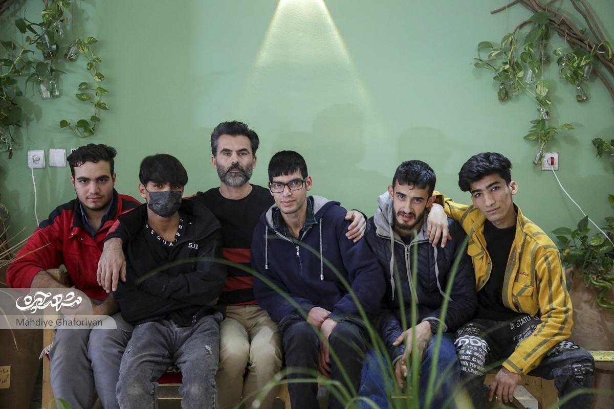 بازارچه دائمی گل‌وگیاه توان‌یابان در معلم