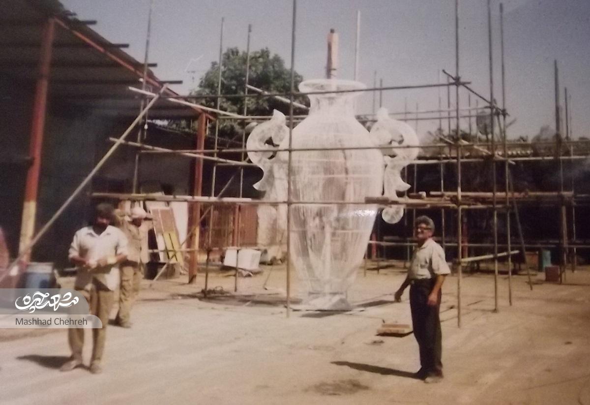 ماکت هواپیما در قاسم آباد اثر هنری «عباسعلی رئیسالذاکرین» است ماکت هواپیما در قاسم آباد اثر هنری «عباسعلی رئیسالذاکرین» است