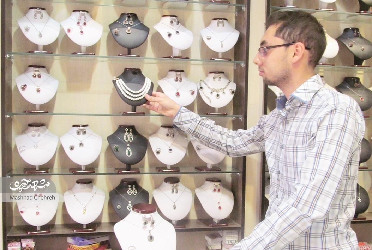 بازاری‌های اطراف حرم باید عربی بدانند