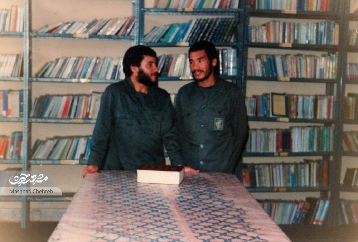 هفت ماه شانه به شانه با شهید کاوه در کردستان هفت ماه شانه به شانه با شهید کاوه در کردستان