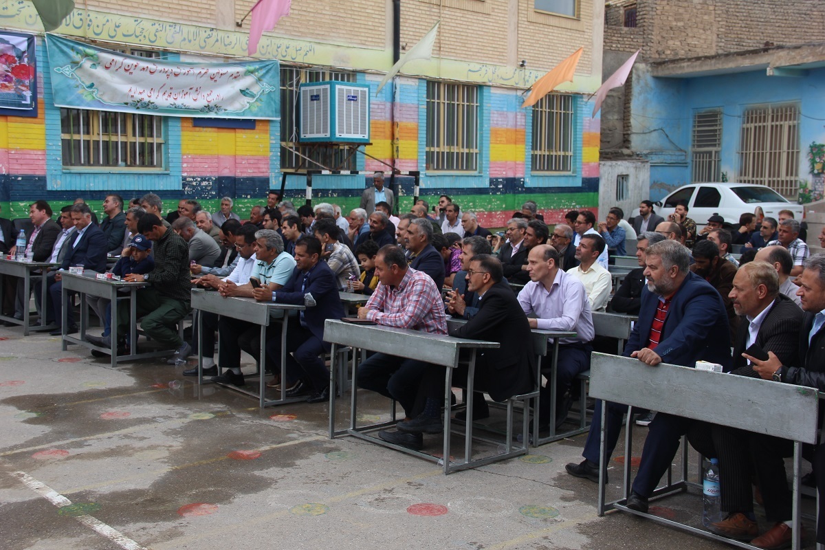 ثبت دورهمی ۲۵۰ معلم و شاگرد قدیمی مشهد در گینس