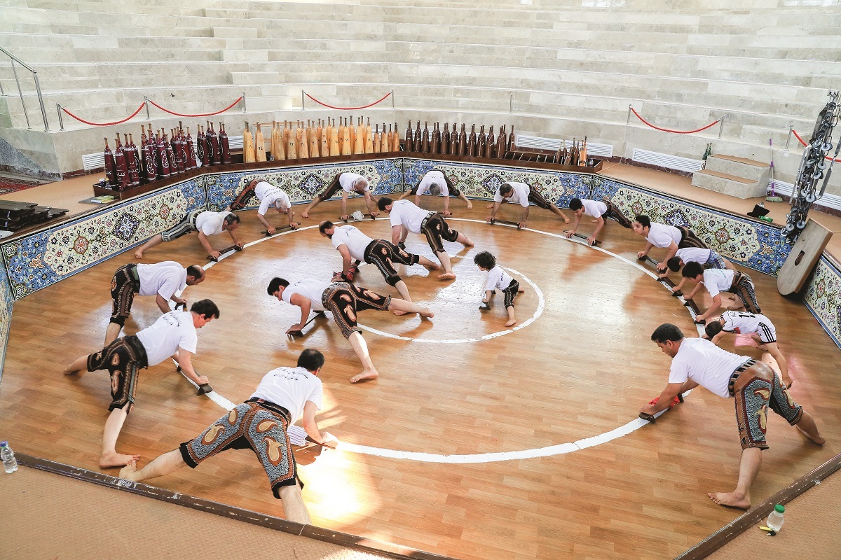 بزرگترین گود زورخانه کشور به نام «فاتح خیبر» در محله شاهد است. بزرگترین گود زورخانه کشور به نام «فاتح خیبر» در محله شاهد است.
