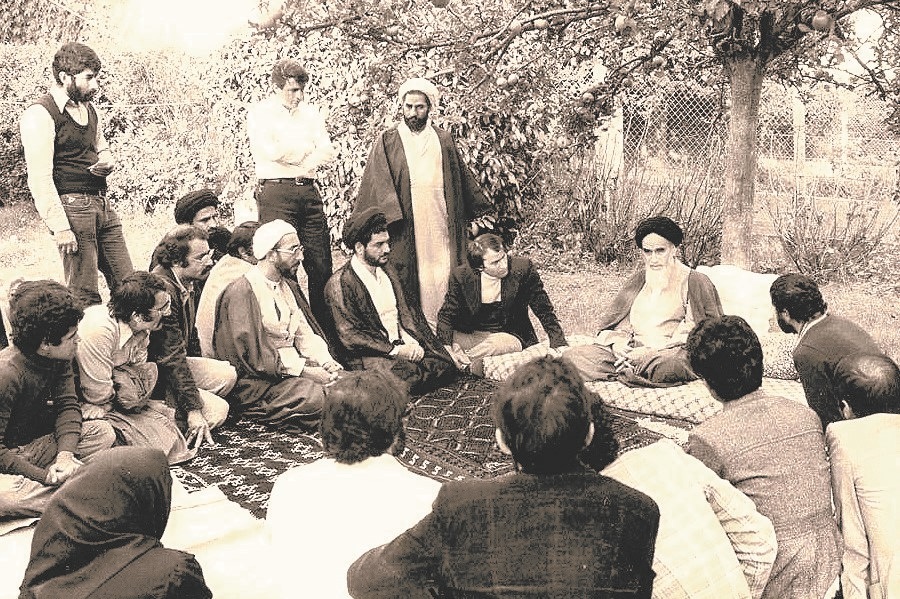 از نوفللوشاتو تا جماران از نوفللوشاتو تا جماران