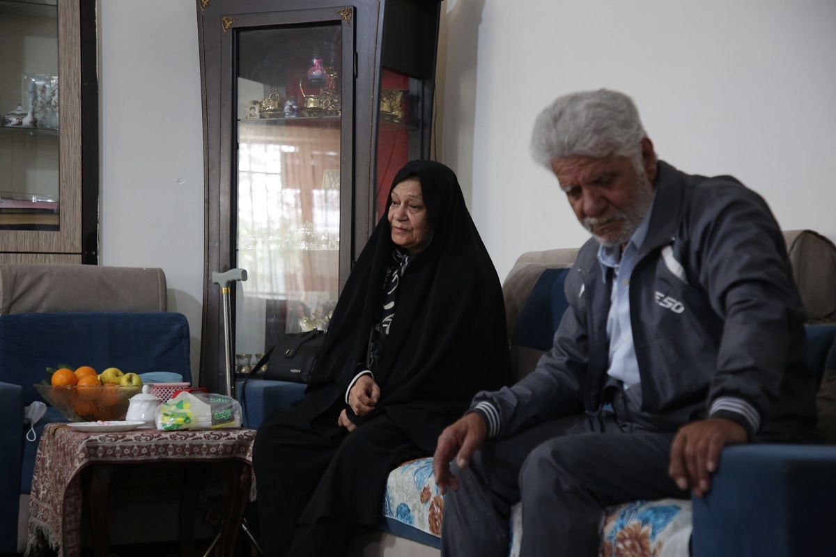 پای بغض و دلتنگی مادر و پدر شهید علیرضا بفا که برای رفتن به جبهه لحظهای تردید نکرد پای بغض و دلتنگی مادر و پدر شهید علیرضا بفا که برای رفتن به جبهه لحظهای تردید نکرد