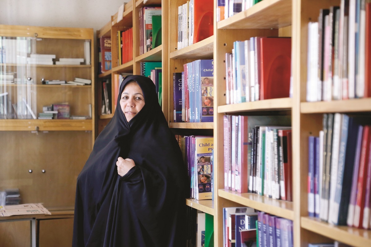 گپوگفتی با زهرا عرفانیانکه زندگیاش را صرف کمک به بیماران روانی حاشیه شهر کرده است گپوگفتی با زهرا عرفانیانکه زندگیاش را صرف کمک به بیماران روانی حاشیه شهر کرده است