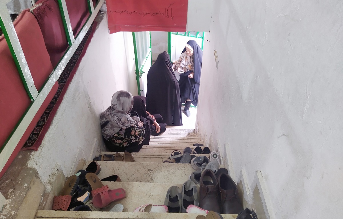 گروه جهادی حضرت رقیه (س) سه‌شنبه‌ها به شوق دیدن لبخند رضایت بیماران به محله مهدی‌آباد می‌رود