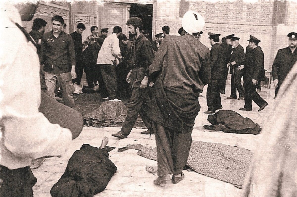 ناگفتههای بمب گذاری حرم از زبان آتشنشان یحی پاک عقیده ناگفتههای بمب گذاری حرم از زبان آتشنشان یحی پاک عقیده