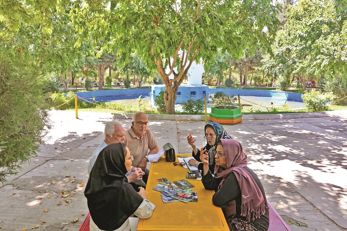 بلوکههای دور حوض طوطی بلوکههای دور حوض طوطی