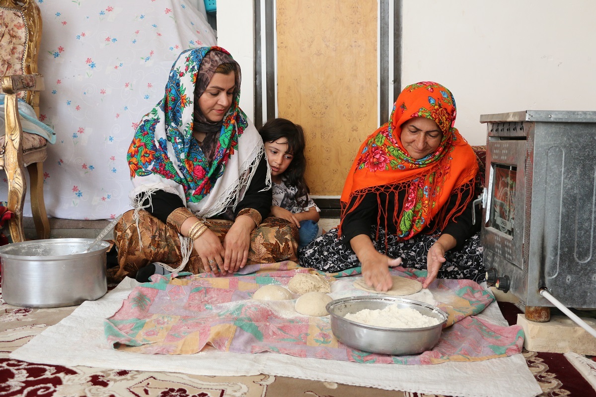 حکایت آرد وآب و آتش در دستان زنان بولوار شاهنامه حکایت آرد وآب و آتش در دستان زنان بولوار شاهنامه